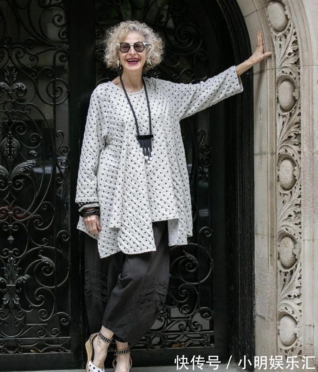 少女感|头发花白依旧保持少女感,这位奶奶靠色彩搭配成赢家,时髦又洋气