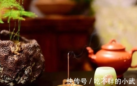 薄暮空潭曲|李端的一首禅诗，描写精细，简洁明丽，颈联更是景与意会