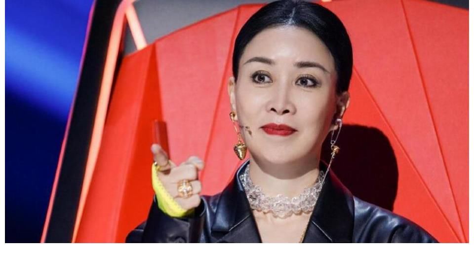 任媚爽|那英嘴比脑子快让人尴尬，本来只是调侃汪峰，实则却拉踩了很多人