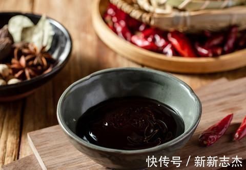 瓶身|买蚝油时,不管什么品牌,只要瓶身没有“这2个字,”全是假蚝油