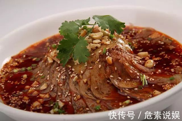 几道麻辣鲜香的家常菜，入口鲜嫩，连汤带菜拌饭吃，根本停不下筷