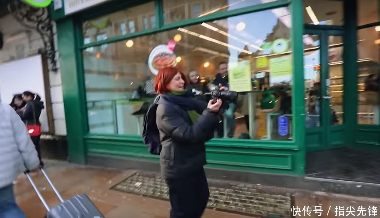 100块把土鳖宅男变鲜肉超模,英国俩沙雕小哥把时尚圈玩坏了