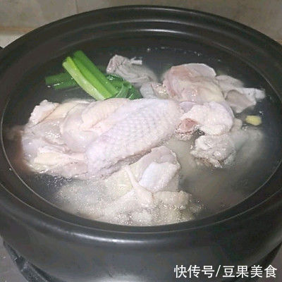 汤食|金汤鲜鲍花胶鸡?年夜菜这样做，隔壁小孩都馋哭了