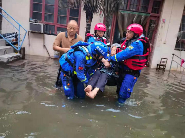 救援|黔西市9名蓝天救援队队员千里驰援河南
