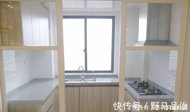 新房|晒晒同事家新房, 干净大气, 还是头一次见把冰箱放在这里的