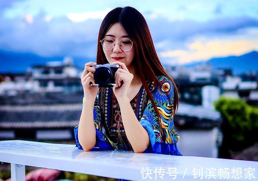 网红|被大奖砸中后，“挥霍”了一年，那个支付宝锦鲤女孩，现状如何