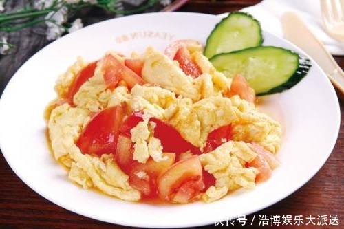 西红柿|西红柿加一宝,女人多吃身体好,滋养子宫,皮肤细了,皱纹不见了