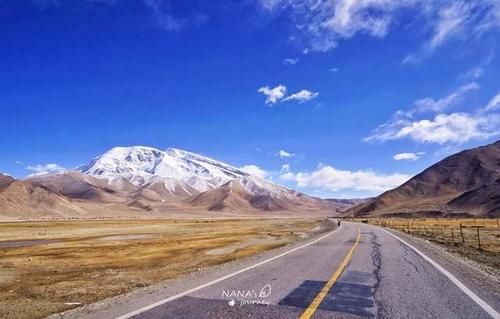 新疆的这条公路，雪山湖泊湿地如桃源美景，风景可媲美西藏