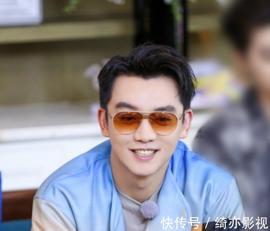 特殊身份|說實話,看完跑男之后不太喜歡蔡徐坤!反而對她好感多了