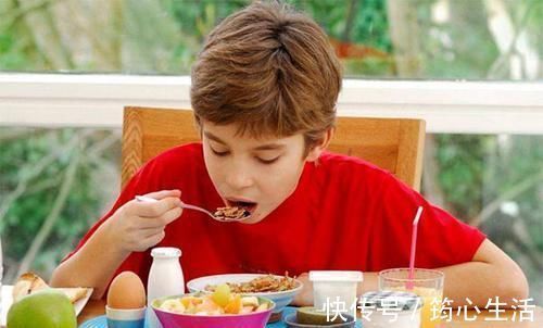 人际交往|教育专家:父母在饭桌上怎么做,决定了孩子平庸还是优秀!