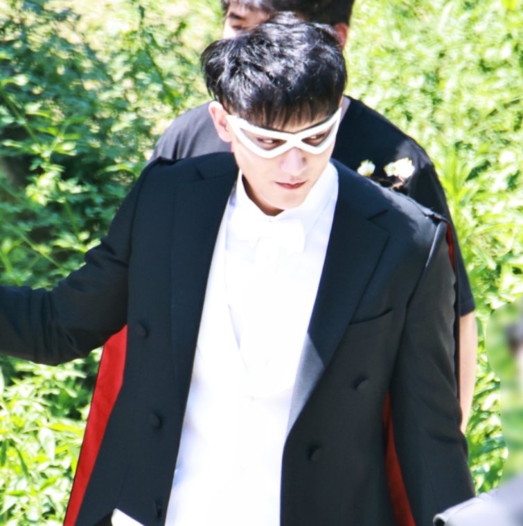 宋亚轩|宋亚轩cos小王子，刘耀文cos怪盗基德，看两人路透照收视要爆棚