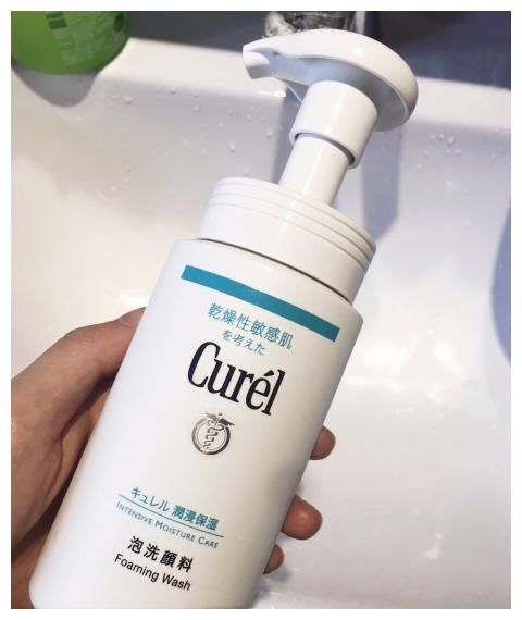 粗大毛孔黑头粉刺?洗面奶这样选皮肤又白又嫩和“烂脸说”拜拜