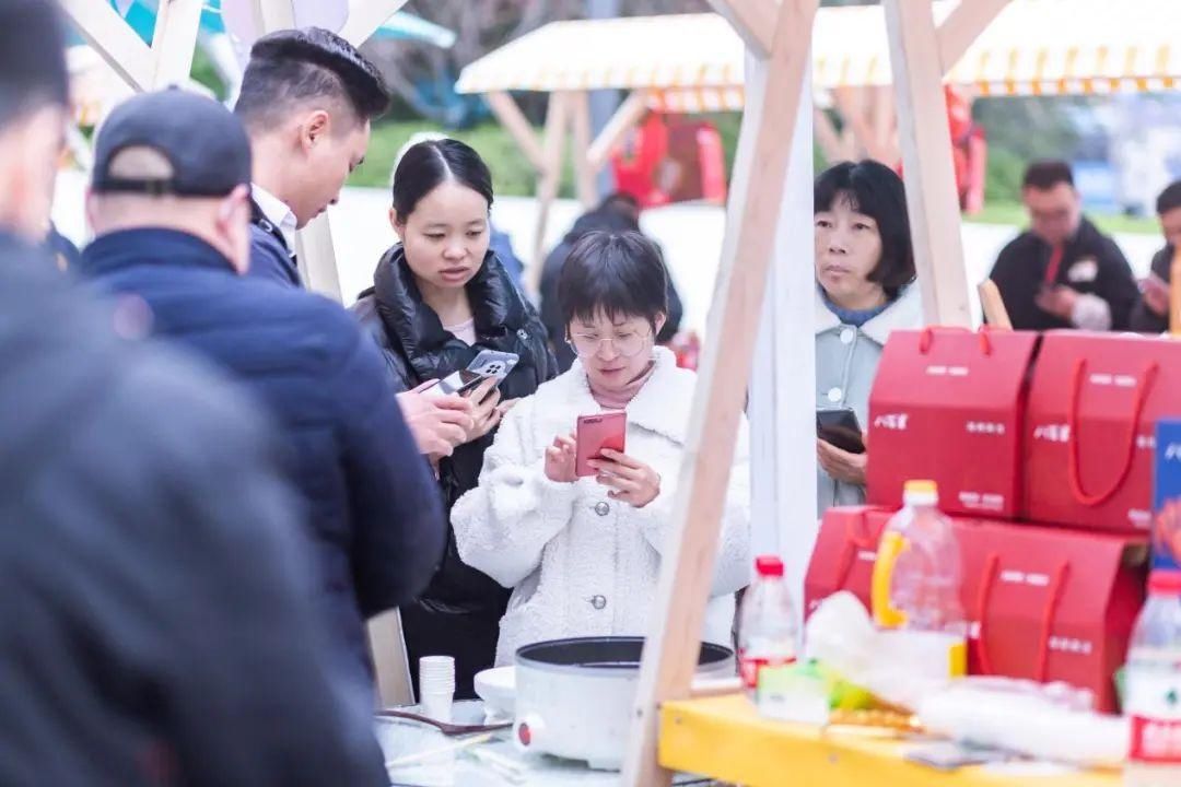 芒果音乐台内部聊天纪录曝光，他们竟然都在……