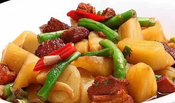 挑选20道菜肴分享，口感丰富鲜香不腻，每次上桌抢光光