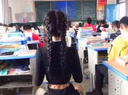 成人|10岁女孩穿'性感衣服',背后隐藏的是'性教育'缺失,引人思考