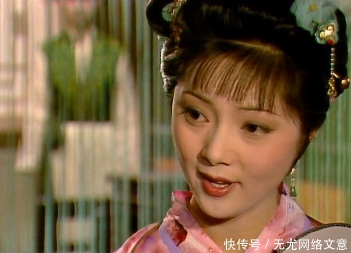 红楼梦|《红楼梦》里爱女红的薛宝钗还是一位博学多才的女子?