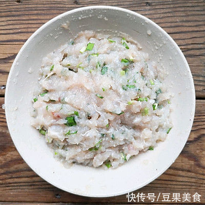 饺子|面食千奇百怪，旗袍风华绝代——国风青花旗袍饺子