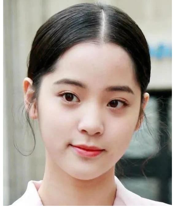 欧阳娜娜|欧阳娜娜来广西录制节目，品尝了特色老友粉，你知道在什么地方吗