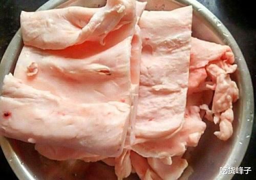 目的|天冷熬猪油，记住“放4样”，猪油雪白无腥味，放一年不会坏！