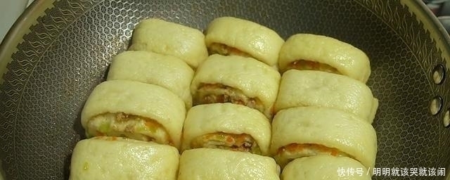终于找到了!早餐最好吃的做法,不蒸不油炸,层层裹着馅料,真香