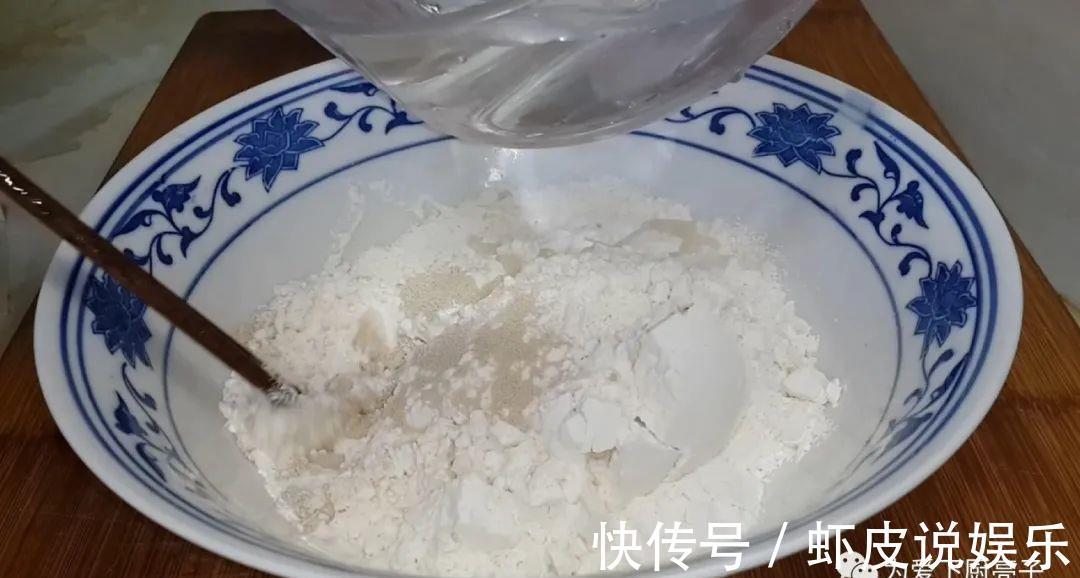 筷子|早餐别炸油条了,教你一种新吃法,锅里一炸,比面包蛋糕蓬松好吃