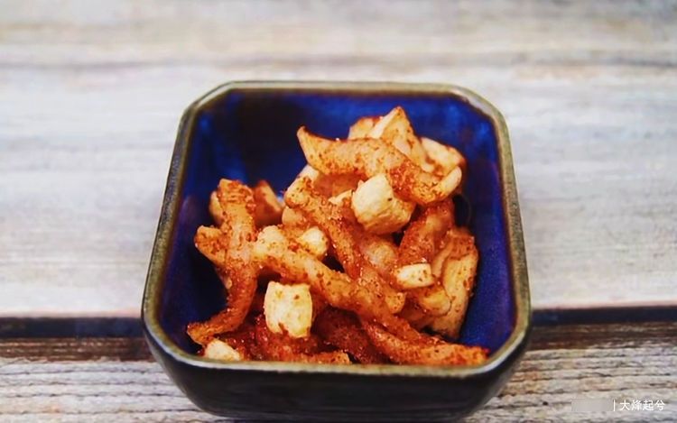 冬天腌萝卜干,教你正宗做法,香辣开胃,放一年都新鲜