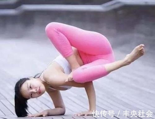 一条腿|腰部很粗该怎么办?这5式瑜伽要多练,减去脂肪,柔软腰身