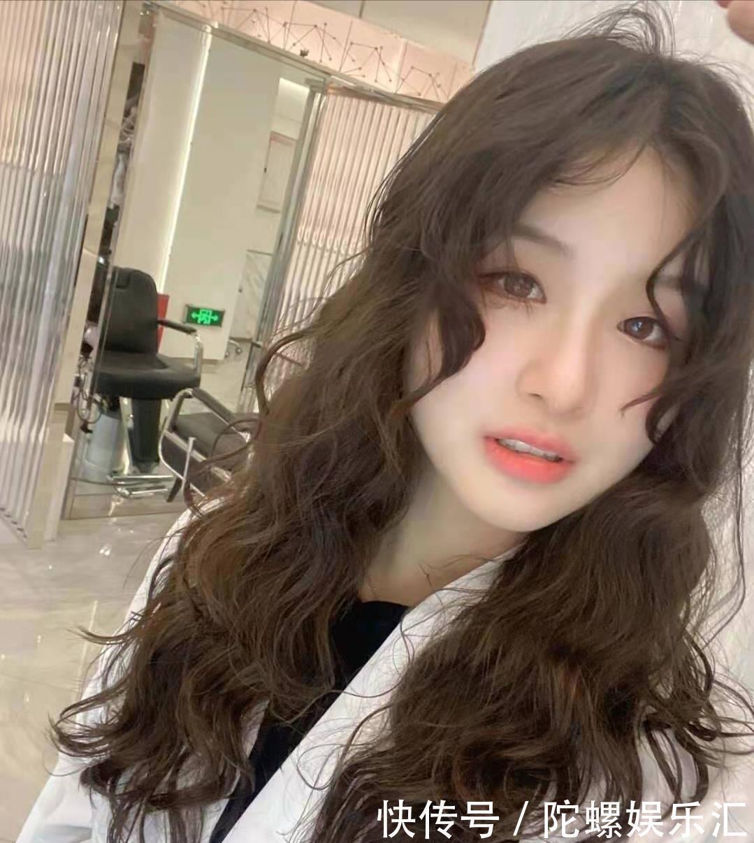 造型品 烫发后每天怎么打理?冷烫湿发造型,热烫干发造型,发型更有型