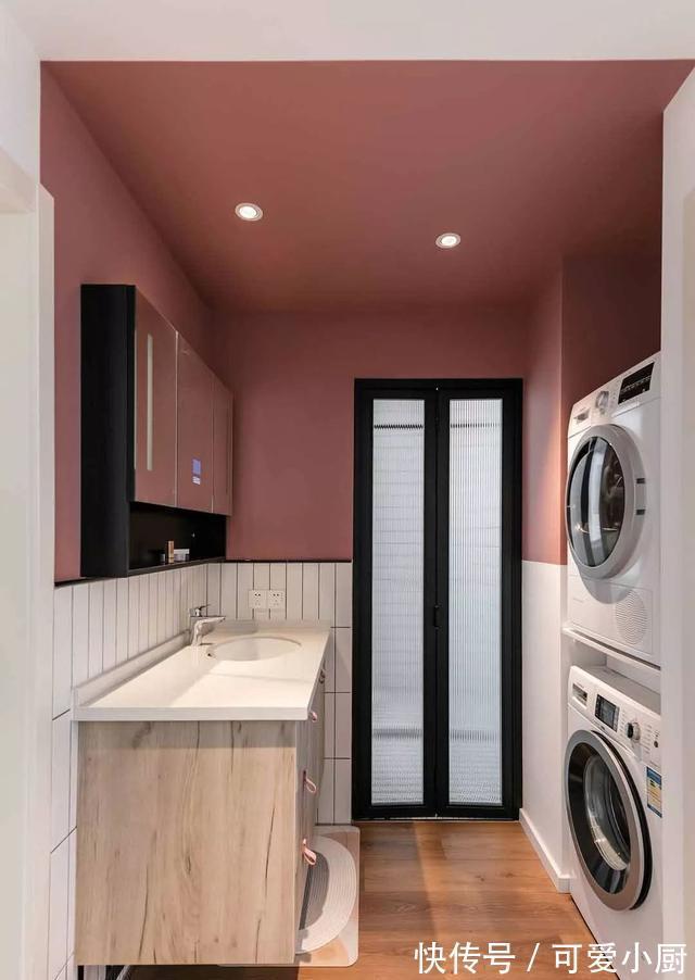 阳台|一家三口住,客厅不放沙发茶几,把阳台抬高,93㎡的家简约漂亮!