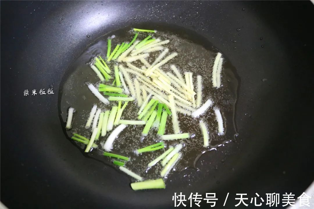 香菇|夏季吃面条，就爱这做法，鲜香多汁，根根入味，一大碗不够吃