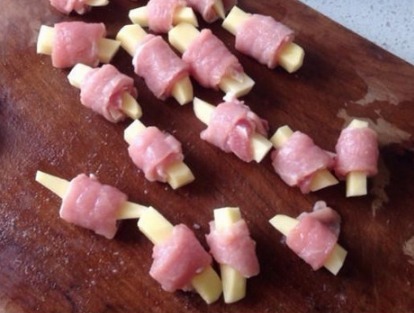 这道家常菜,看起来很像排骨,但是味道却比排骨好吃百倍!