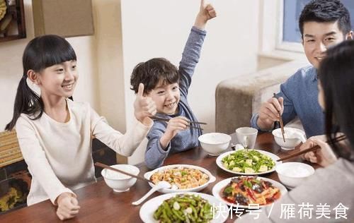 宝宝|家有“饭渣宝宝”很愁人?其实都是家长的错,想要避免家长别抱怨