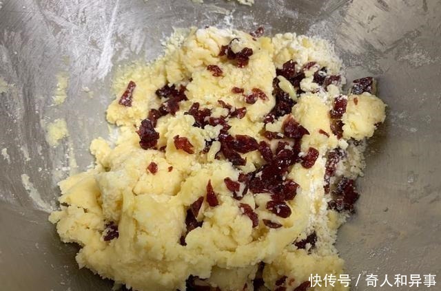 糖粉|简单几步，教你在家做曲奇饼干，甜而不腻，超酥脆，特别解馋！