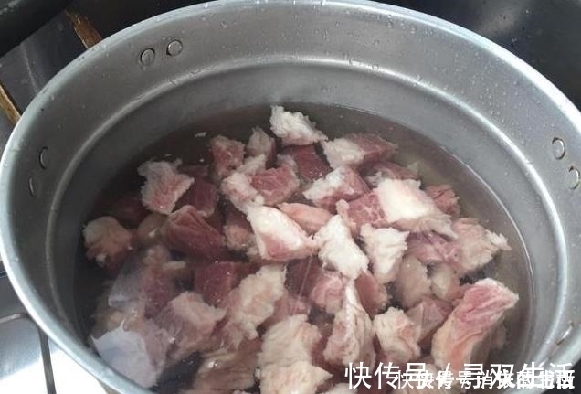 牛腩|牛肉每次都炖不烂偷学爷爷秘方,加1勺此“调料”,软烂不塞牙