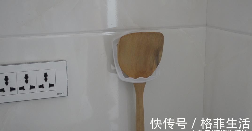 洗菜池边上放一个油桶提手, 作用太棒了, 解决了很多家庭的烦恼