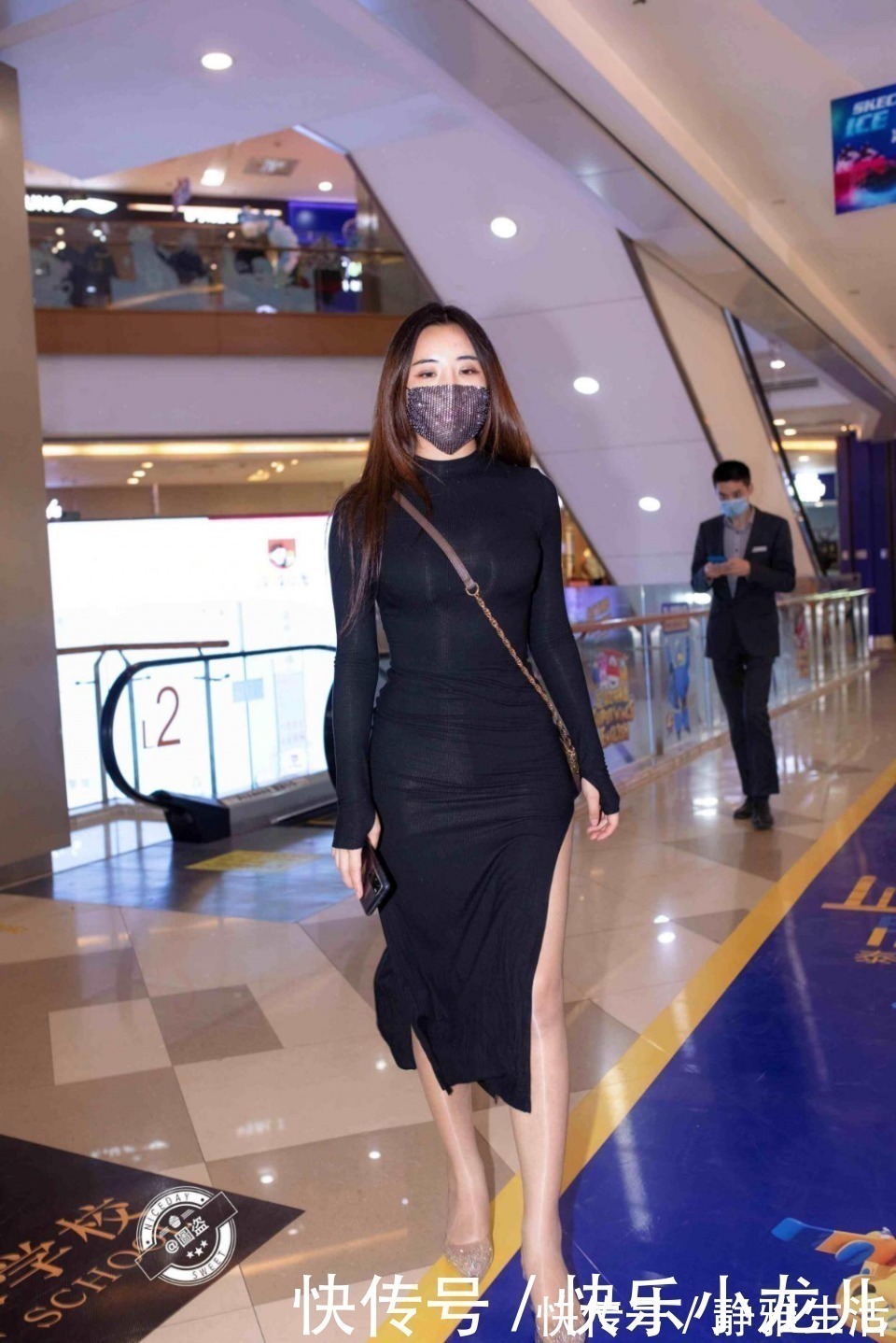 时尚 “漏斗形”身材的连衣裙美女，得体耐看又时尚，白里透白