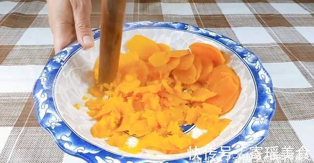 红薯饼最好吃的做法,操作简单,外酥里香,吃了这个红薯饼,美味