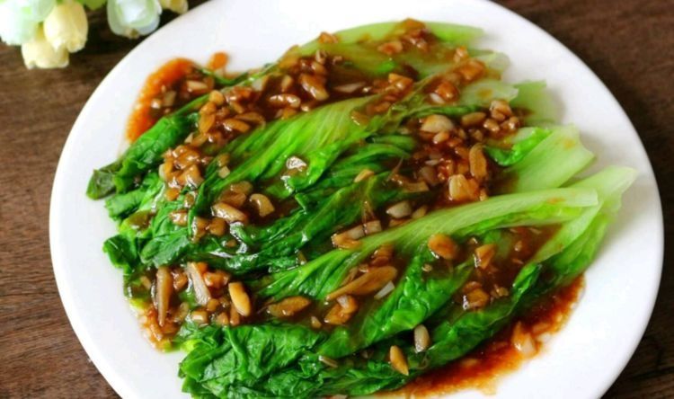 做蚝油生菜,直接下锅炒就错了!大厨教你做,鲜嫩爽口,原汁原味