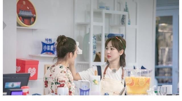 杨紫独自去打印海璐叮嘱不要被拐走,杨紫的回复太好笑了