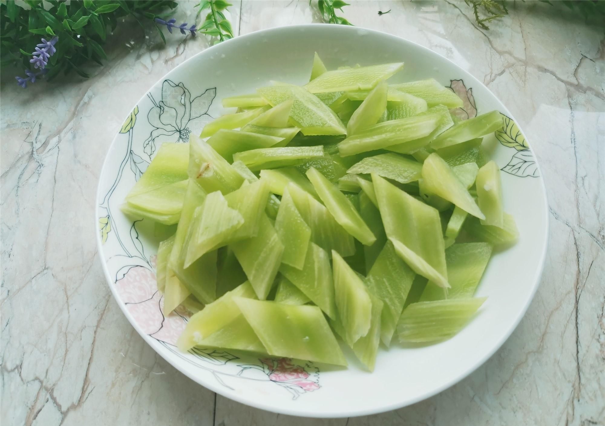 节日家宴素菜小炒，把这三种食材放在一起炒，简单快手，清淡脆嫩