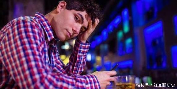 眼袋|男人衰老时，会出现4个异常，若一个没有，你会比同龄人更显年轻