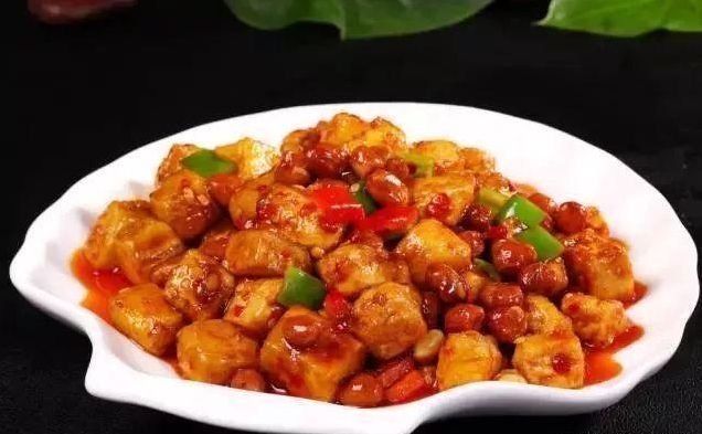 美食精选:鱼香豆腐,宫保豆腐,红烧猪骨头,豆芽拌粉条的做法