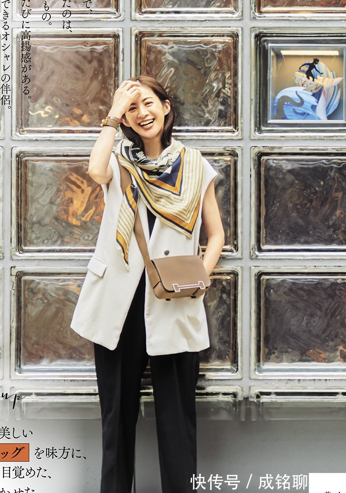 颜色|50岁如何穿出年轻感？看看日杂博主的减龄搭配，简单时尚又高级