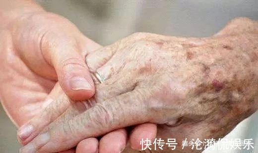 腰背部|此处越“短”人越老，此处越“软”越长寿，30岁以后就要开始注意