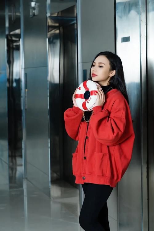 早春外套来了！拜托你穿这3件，时髦炸了