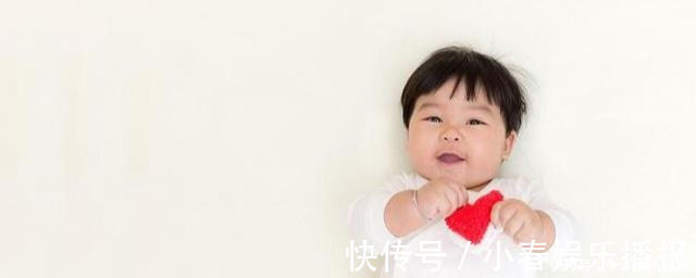 家长|“孟婆汤又掺水了”宝宝看到家长给自己拍照,举起了剪刀手