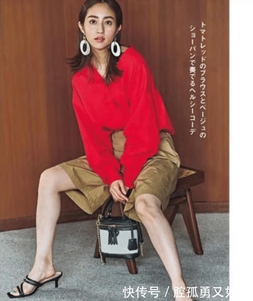 日杂|别再做色盲小白了!日杂“高级色”穿搭,绝对是教科书级配色模板