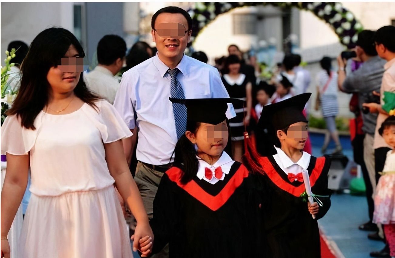 嫌弃|高档幼儿园开家长会，爸爸穿“工作服”遭嫌弃：不怕孩子被孤立？