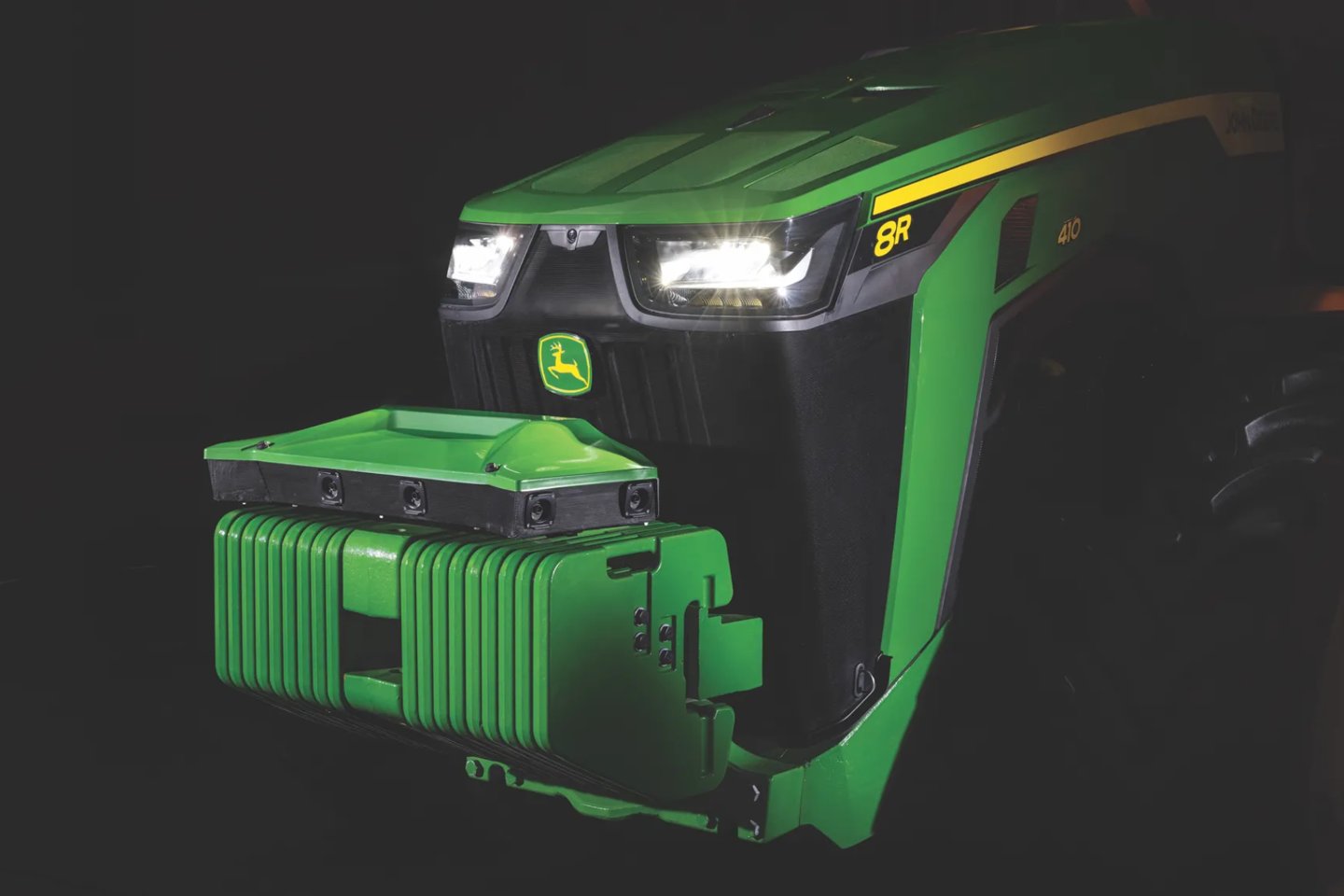 拖拉机|美国迪尔公司推出“无人驾驶拖拉机”，将于今年秋季量产