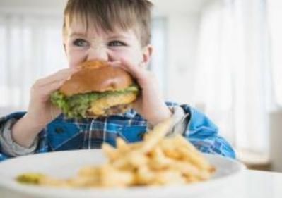 早餐|12岁男孩个头一直“不长”,因常吃这四种早餐,家长快戒掉